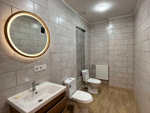 комерційна за адресою Миколи Леонтовича вул., 7