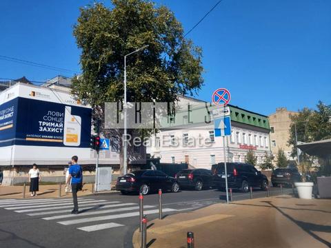 комерційна за адресою Андріївська вул., 7