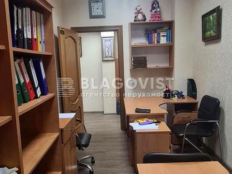 коммерческая по адресу Крещатик ул., 10-Б