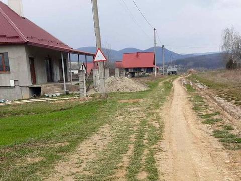 ділянка за адресою смт. Середнє, Миру
