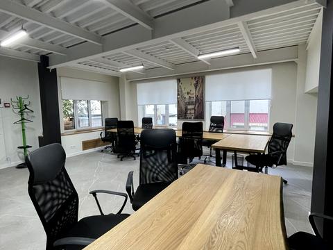 комерційна за адресою Костельна вул., 2
