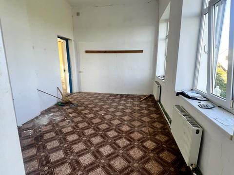 коммерческая по адресу Центральна ул., 8