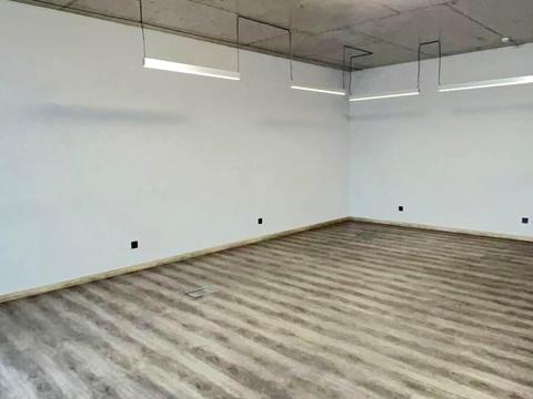 комерційна за адресою Жилянська вул., 68