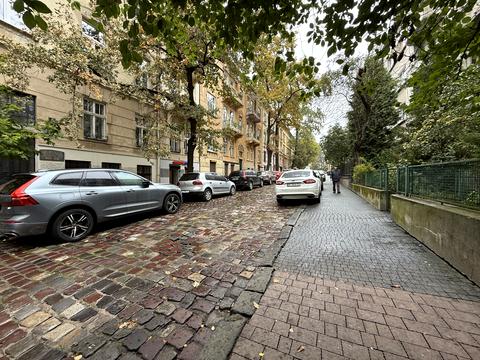квартира по адресу Глубокая ул., 13