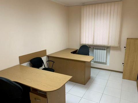 комерційна за адресою Володимирська вул., 82