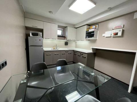 комерційна за адресою Небесної Сотні, 60 
