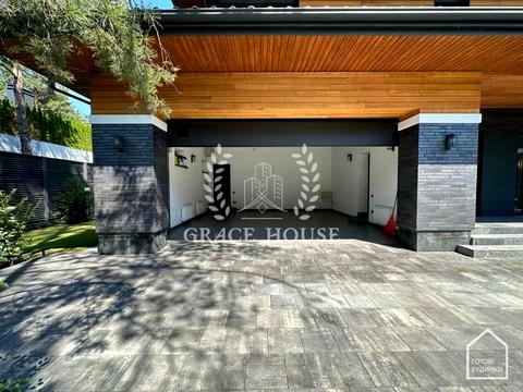 дом по адресу Плютовская ул.