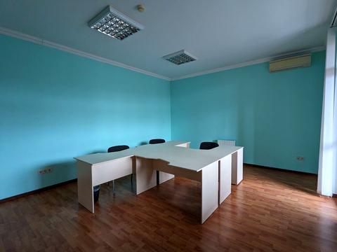комерційна за адресою Павла Загребельного вул. (Миколи Раєвського), 8