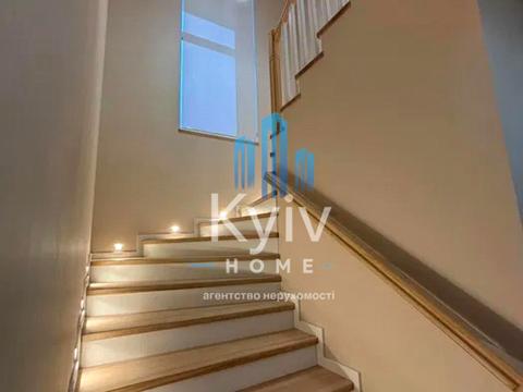 дом по адресу вул. Набережна