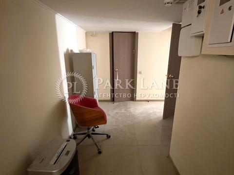 комерційна за адресою Володимирська вул., 51/53