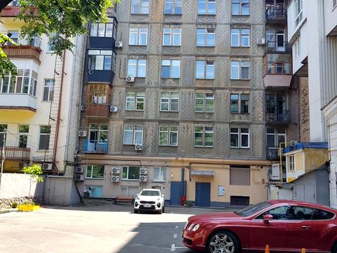 комерційна за адресою Велика Васильківська вул. (Червоноармійська), 16