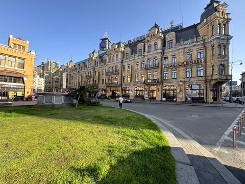 коммерческая по адресу Большая Васильковская ул. (Красноармейская), 1-3