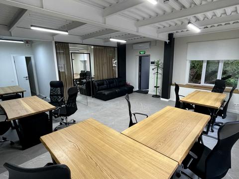 комерційна за адресою Костельна вул., 2