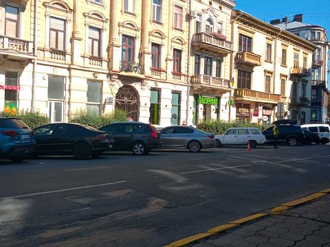 комерційна за адресою Січових Стрільців, 10