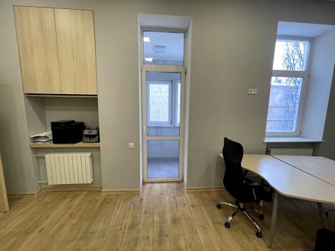 комерційна за адресою Київ, Пирогова вул., 3