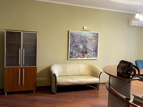 комерційна за адресою Шовковична вул., 21