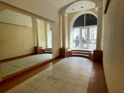 комерційна за адресою Володимира Вернадського вул. (Дзержинського), 13