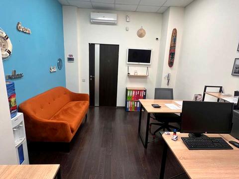 комерційна за адресою Крутогірний узвіз (Рогальова), 28