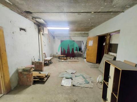 паркомісце за адресою Євгена Коновальця вул., 260