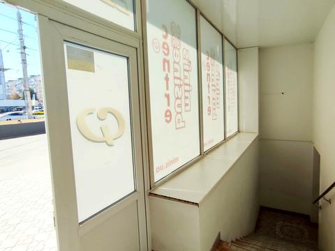 комерційна за адресою Університетський проспект, 1