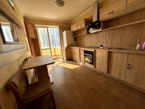 квартира за адресою Дніпровська набережна вул., 1-А