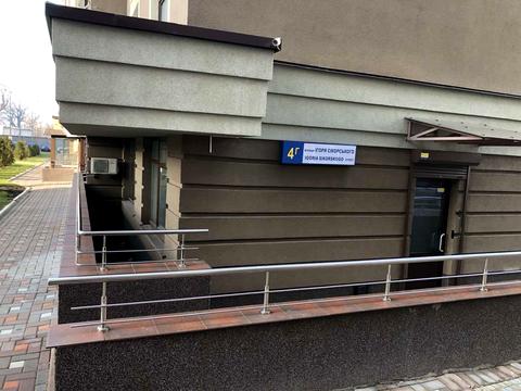 комерційна за адресою Авіаконструктора Ігоря Сікорського вул. (Танкова), 4-Г