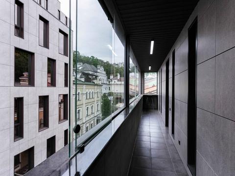 комерційна за адресою Гончарна вул., 9-А