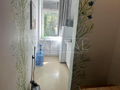 комерційна за адресою Бульварно-Кудрявська вул. (Воровського), 9-Б