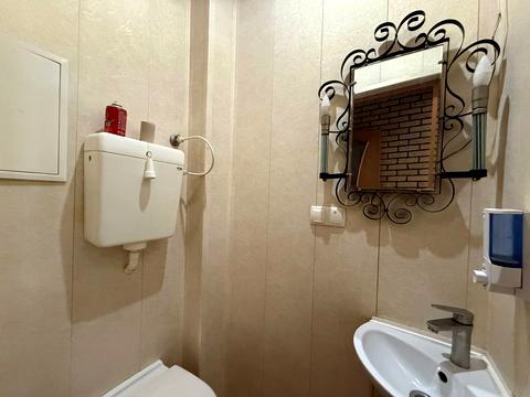 комерційна за адресою Михайлівська вул., 21