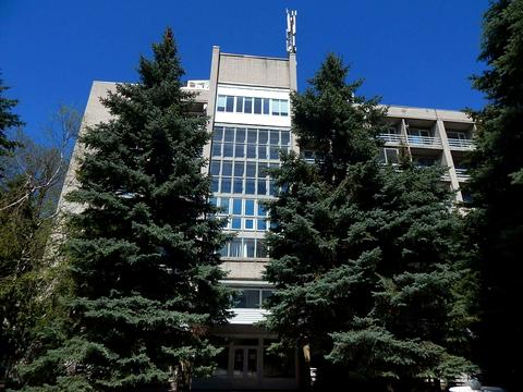комерційна за адресою Наукова вул., 1