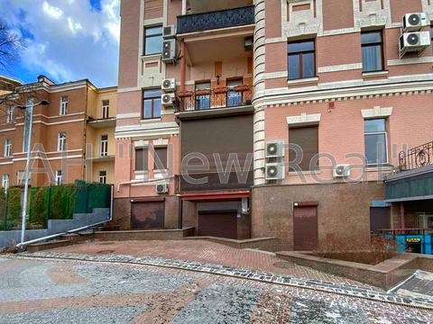 комерційна за адресою Велика Житомирська вул., 20