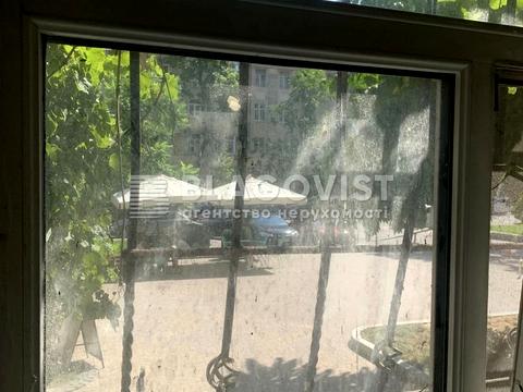 комерційна за адресою Пирогова вул., 2