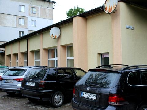 коммерческая по адресу Черновола ул., 136