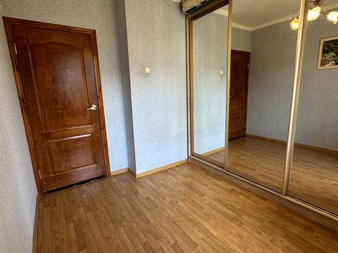 квартира за адресою Сержа Лифаря вул. (Олександра Сабурова), 1