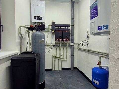 будинок за адресою Центральна вул.