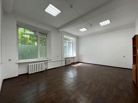 комерційна за адресою Стратегічне шосе (Науки), 2-А