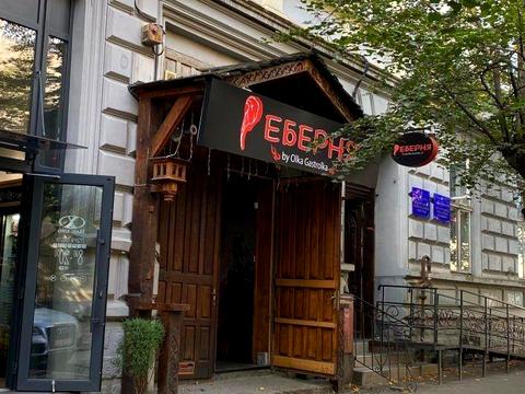 комерційна за адресою Леся Курбаса вул., 2