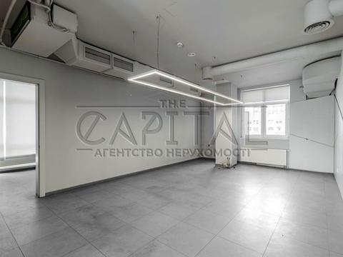 комерційна за адресою Спаська вул., 11