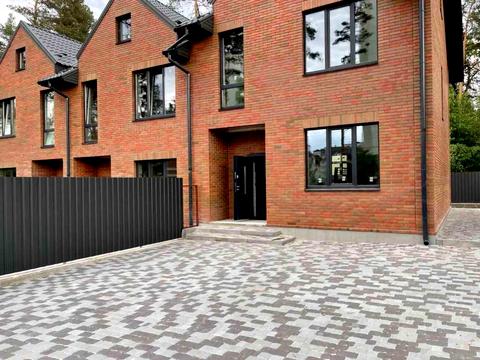 будинок за адресою Миколи Руденка вул. (Руденка)