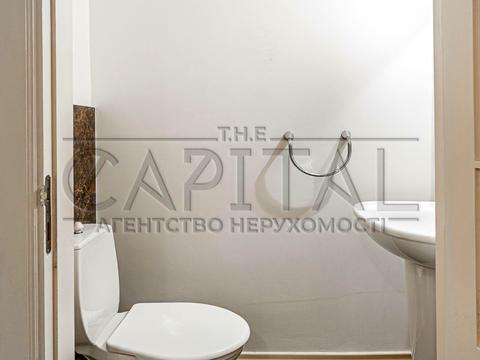 комерційна за адресою Жилянська вул., 5
