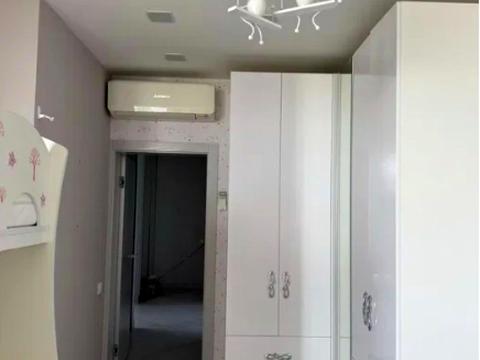 квартира за адресою Літературна вул., 8