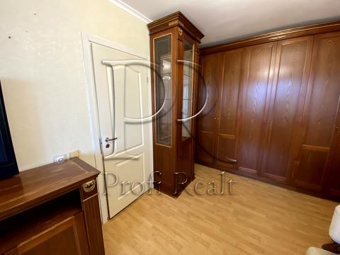 квартира за адресою Академіка Булаховського вул., 30-Б