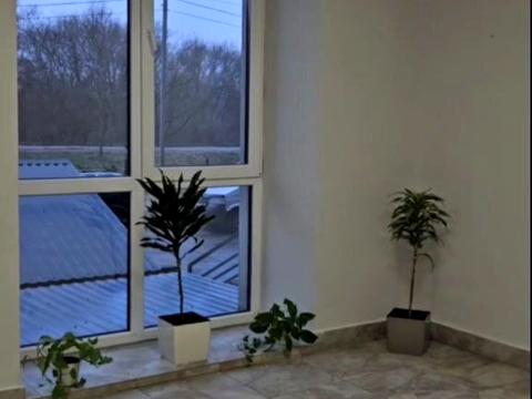 комерційна за адресою Героїв Миколаєва вул., 11