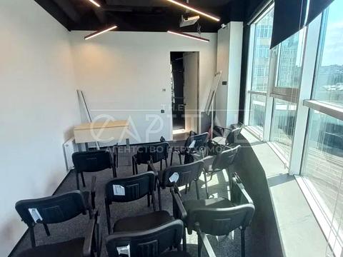 комерційна за адресою Жилянська вул., 118