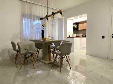 будинок за адресою Леоніда Каденюка