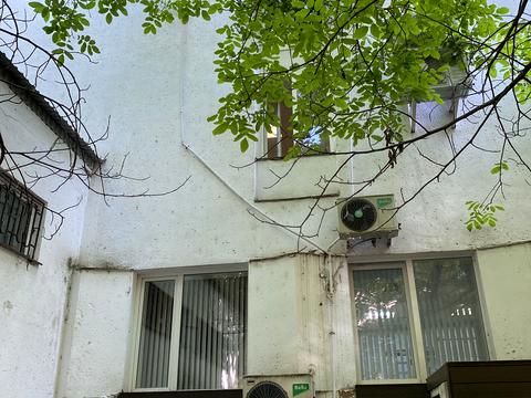 комерційна за адресою Незалежності вул., 18Б