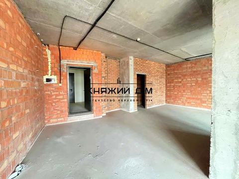 комерційна за адресою Дніпровська набережна вул., 17В