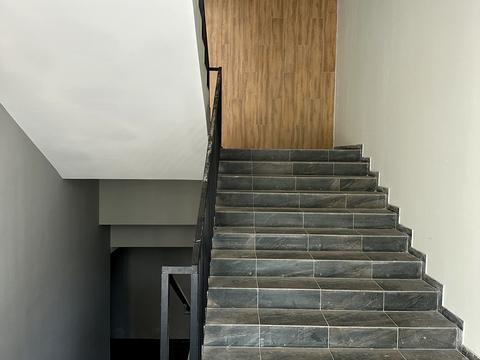 комерційна за адресою Матвія Донцова вул. (Тургенєвська), 24