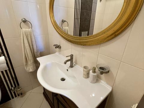 квартира за адресою Феодосійська вул., 10