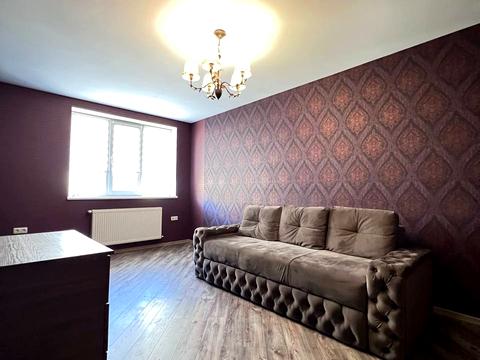 квартира за адресою Хотинська вул., 12